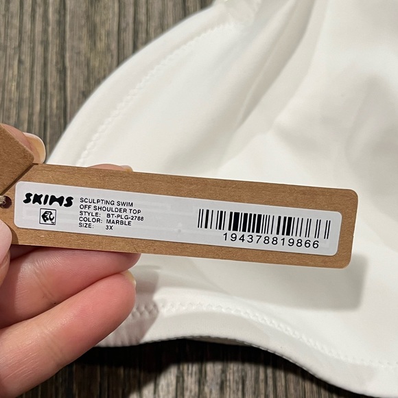 NWOT Skims Sculpting Swim Off Shoulder Top V-Wired Plunge Neckline Marble Sz 3X - Picture 2 of 6